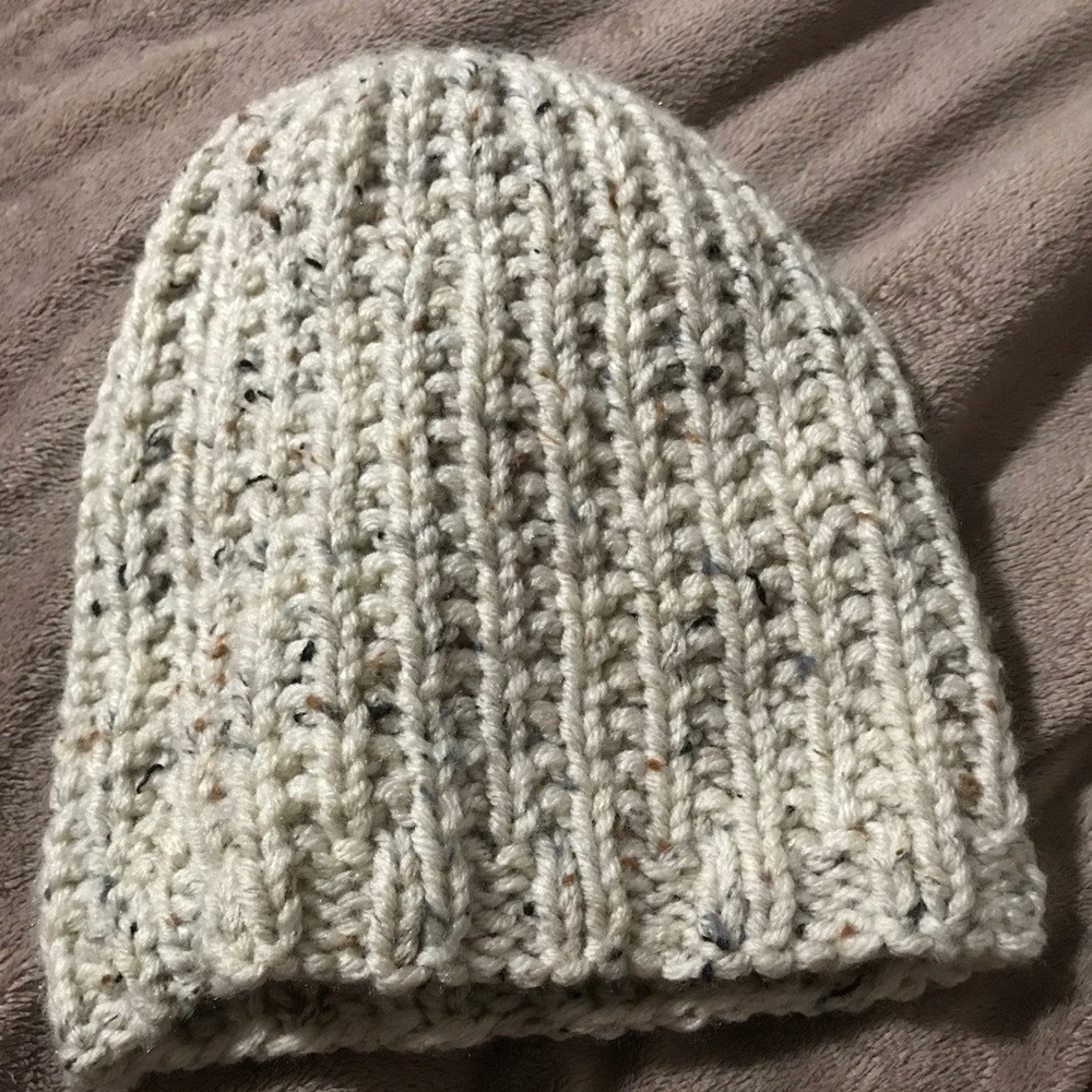 Regular messy bun hat
